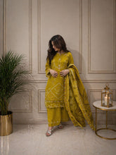3 Piece Breeze Lawn Suit – Cotton Net Dupatta with Stylish Palazzo Trouser